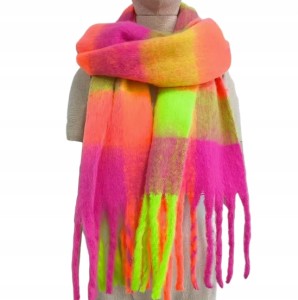 SZALIK DAMSKI SZAL CIEPŁY Z FRĘDZLAMI ZIMĘ W KRATKĘ RÓŻOWO-POMARAŃCZ CIEPŁY